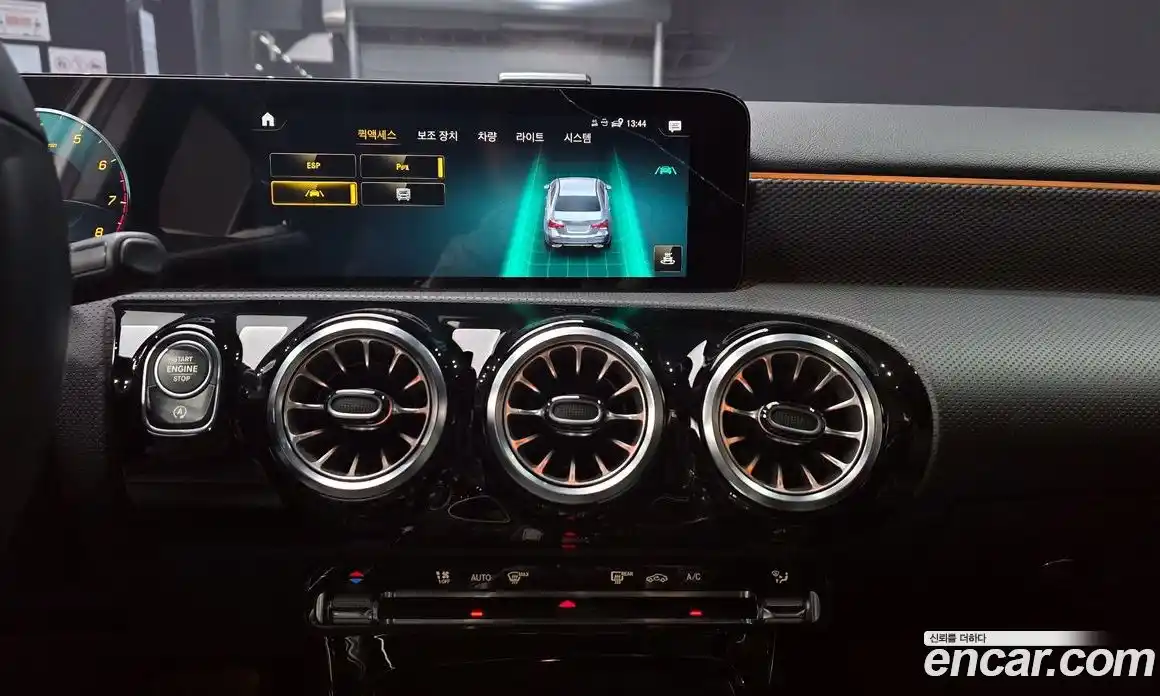 Mercedes-Benz A-Class 2022 2.0 Автомат в Москве № 150855, фото 14