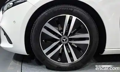 Mercedes-Benz A-Class 2022 2.0 Автомат в Москве № 150855, миниатюра 2