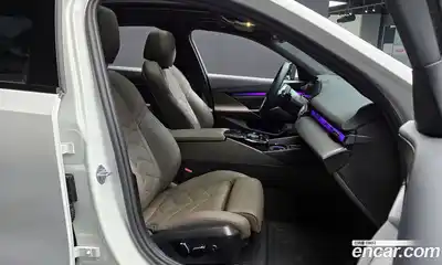 BMW 5-Series 2025 2.0 Автомат в Москве № 153279, миниатюра 9