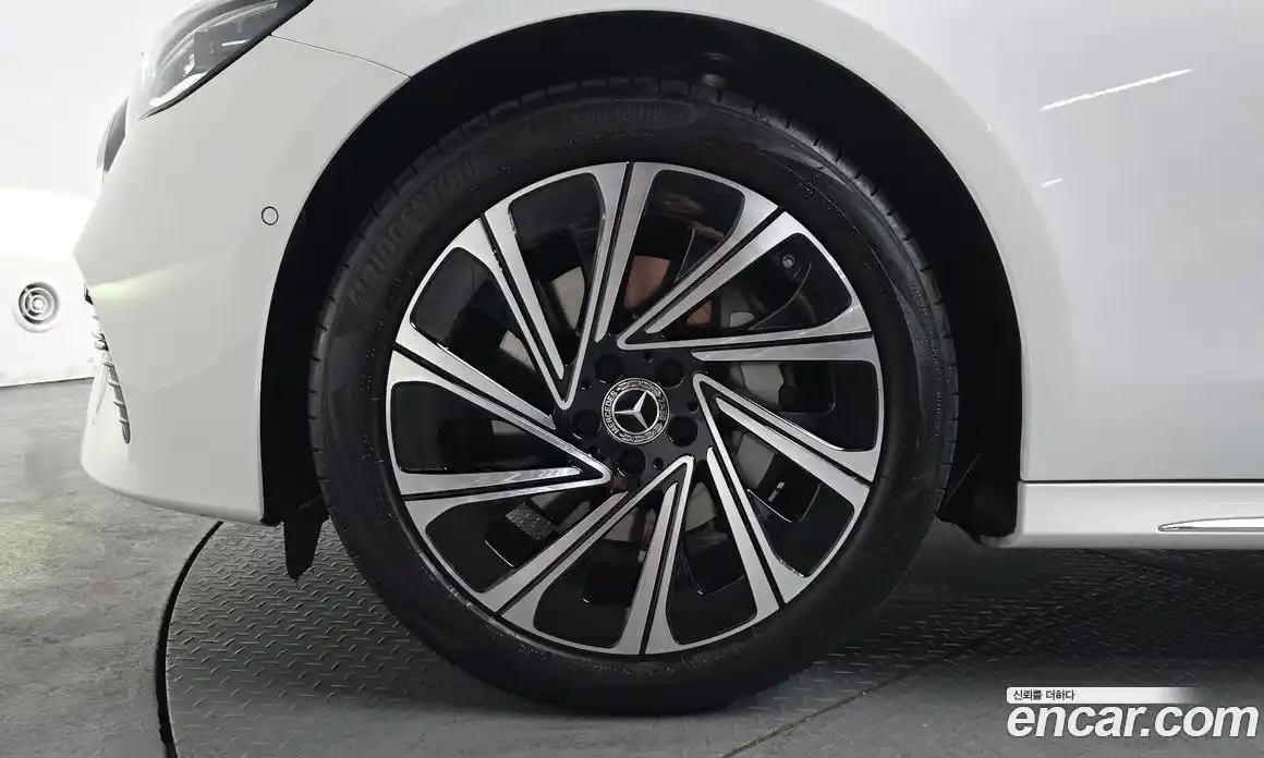 Mercedes-Benz E-Class 2025 2.0 Автомат в Москве № 160296, фото 4