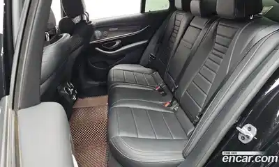 Mercedes-Benz E-Class 2020 2.0 Автомат в Москве № 160677, миниатюра 2