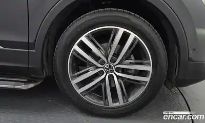 Volkswagen Tiguan 2022 2.0 Автомат в Москве № 168575, миниатюра 2