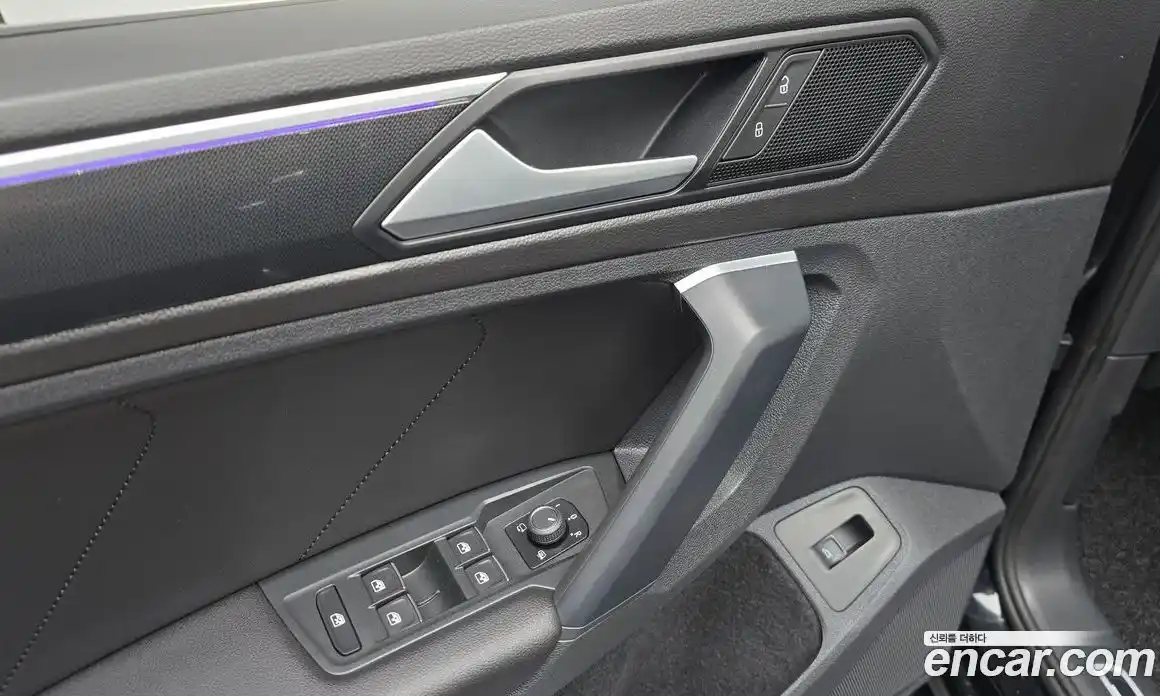 Volkswagen Tiguan 2022 2.0 Автомат в Москве № 168575, фото 3