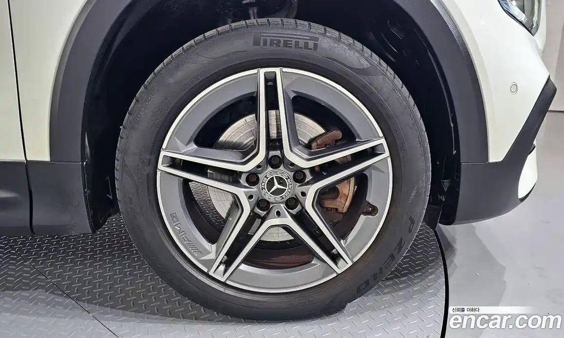 Mercedes-Benz GLB-Class 2021 2.0 Автомат в Москве № 176420, фото 6