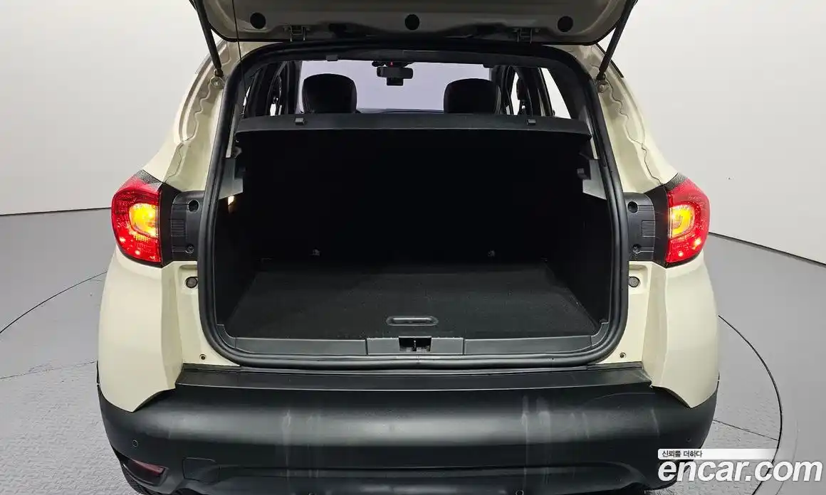 Renault QM3 2016 1.5 Автомат в Москве № 179902, фото 18