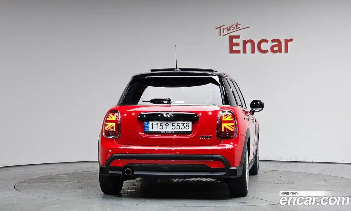 Mini Cooper 2022 1.5 Автомат в Москве № 183451, фото 14