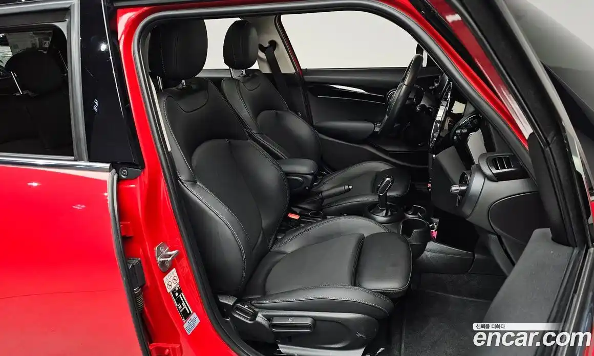 Mini Cooper 2022 1.5 Автомат в Москве № 183451, фото 5