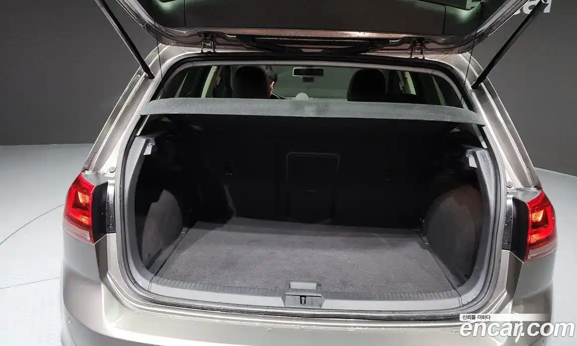 Volkswagen Golf 2016 2.0 Автомат в Москве № 185520, фото 16