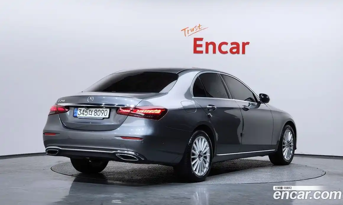 Mercedes-Benz E-Class 2021 2.0 Автомат в Москве № 194664, фото 16