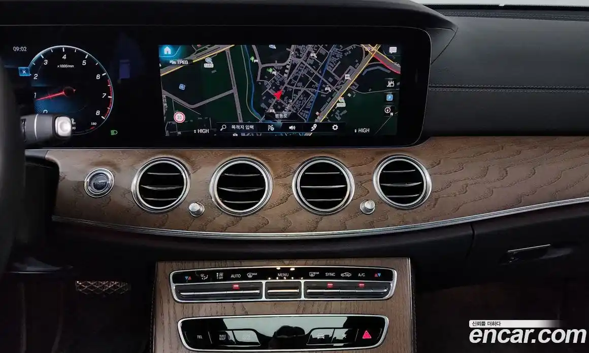 Mercedes-Benz E-Class 2021 2.0 Автомат в Москве № 194664, фото 18