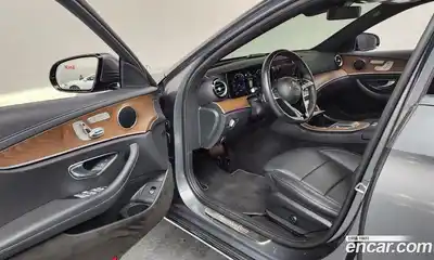 Mercedes-Benz E-Class 2021 2.0 Автомат в Москве № 194664, миниатюра 6