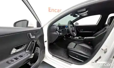 Mercedes-Benz A-Class 2020 2.0 Автомат в Москве № 194951, миниатюра 4