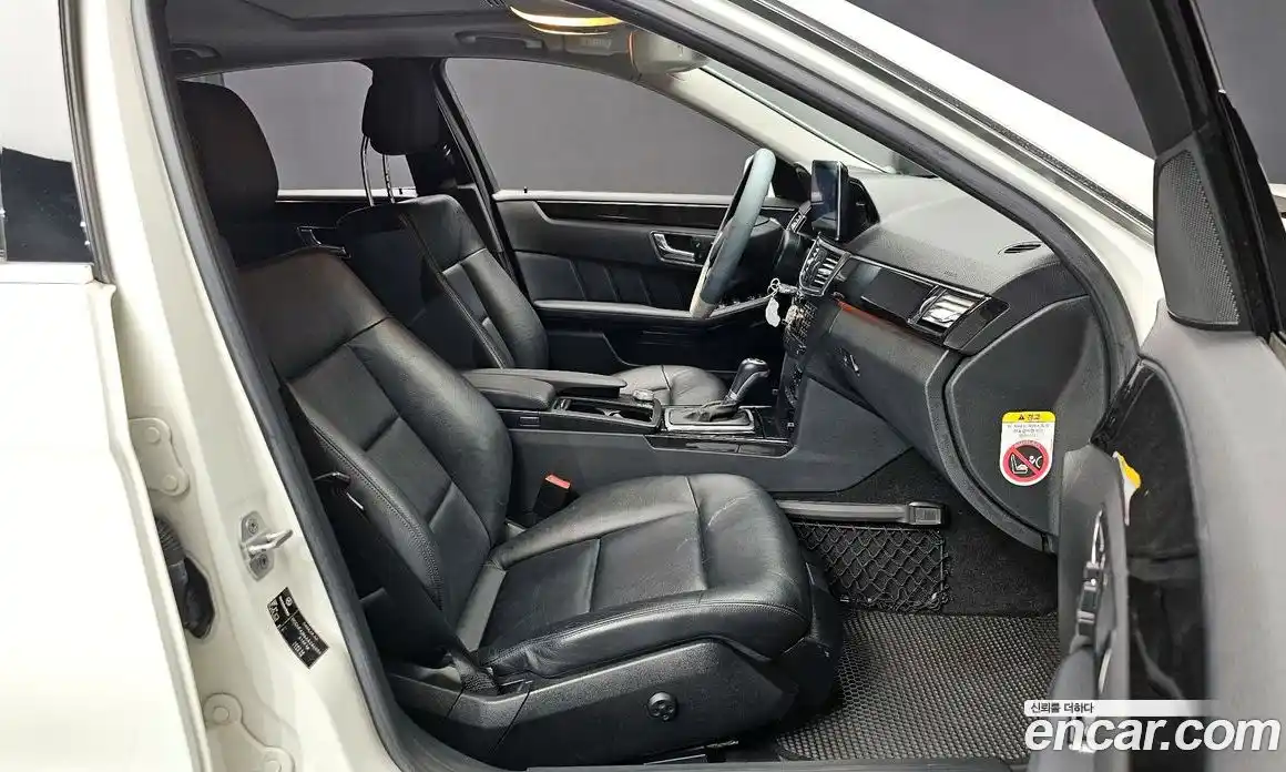 Mercedes-Benz E-Class 2010 1.8 Автомат в Москве № 194989, фото 18