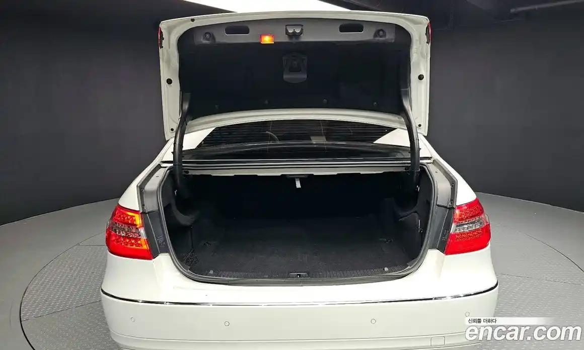 Mercedes-Benz E-Class 2010 1.8 Автомат в Москве № 194989, фото 20