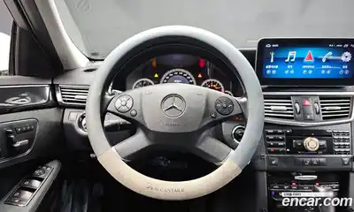 Mercedes-Benz E-Class 2010 1.8 Автомат в Москве № 194989, миниатюра 3