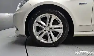 Mercedes-Benz E-Class 2010 1.8 Автомат в Москве № 194989, миниатюра 4