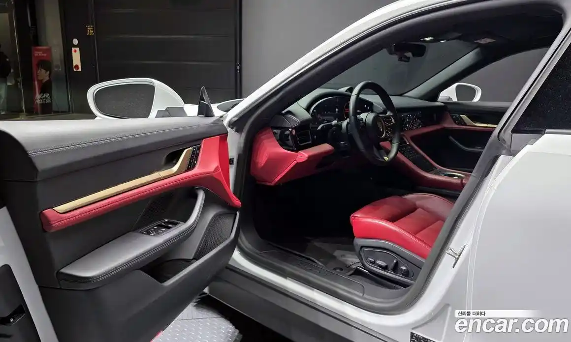 Porsche Taycan 2023 0.1 Автомат в Москве № 197153, фото 17