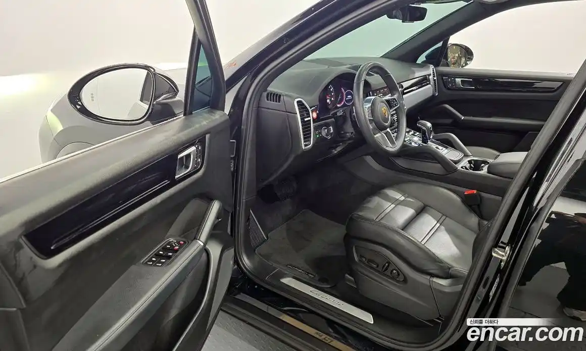 Porsche Cayenne 2023 3.0 Автомат в Москве № 197351, фото 11