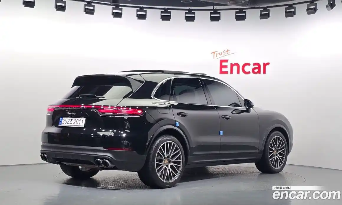 Porsche Cayenne 2023 3.0 Автомат в Москве № 197351, фото 3