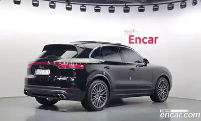 Porsche Cayenne 2023 3.0 Автомат в Москве № 197351, миниатюра 3