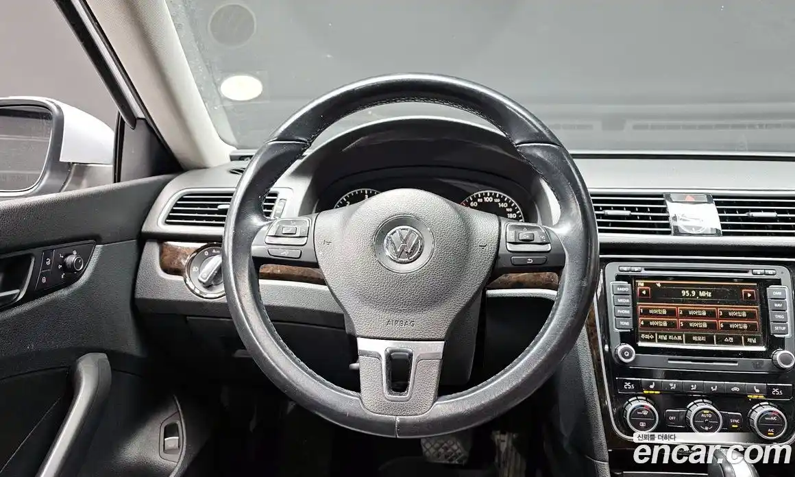 Volkswagen Passat 2015 2.0 Автомат в Москве № 199289, фото 6