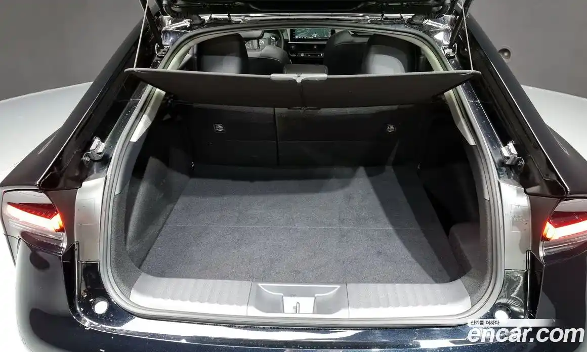 Toyota Prius 2024 2.0 Автомат в Москве № 199512, фото 11