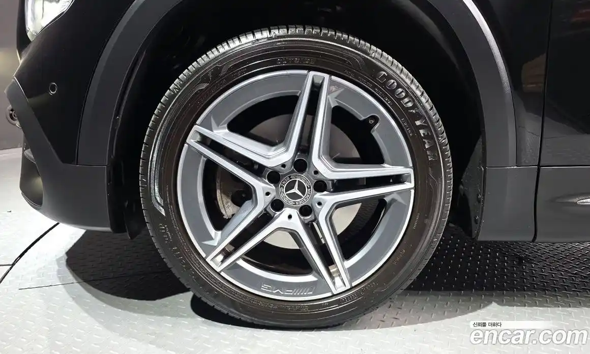 Mercedes-Benz GLB-Class 2023 2.0 Автомат в Москве № 212078, фото 13