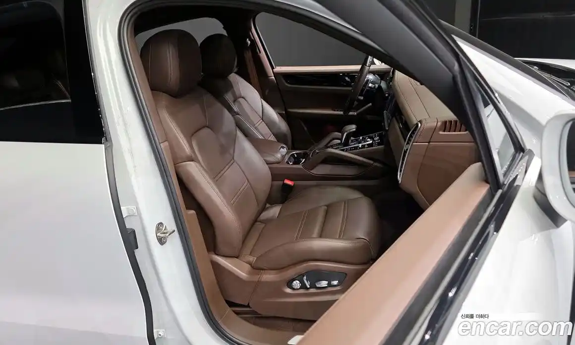 Porsche Cayenne 2021 3.0 Автомат в Москве № 213157, фото 7