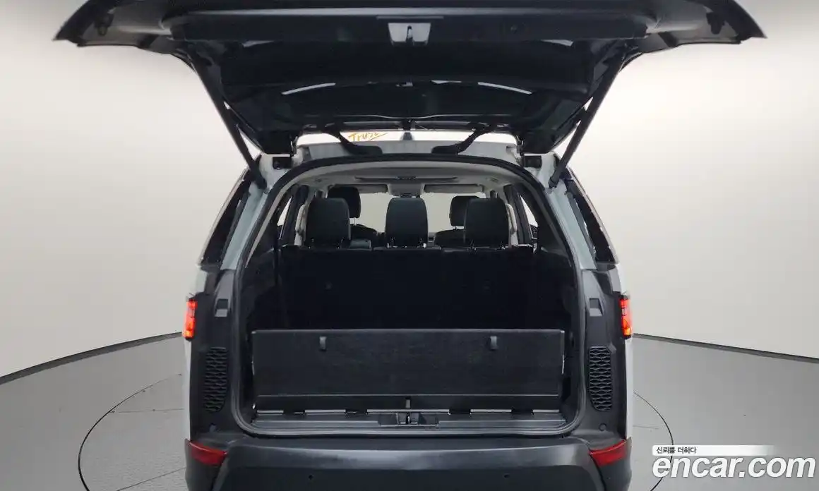 Land Rover Discovery 2017 2.0 Автомат в Москве № 213471, фото 20