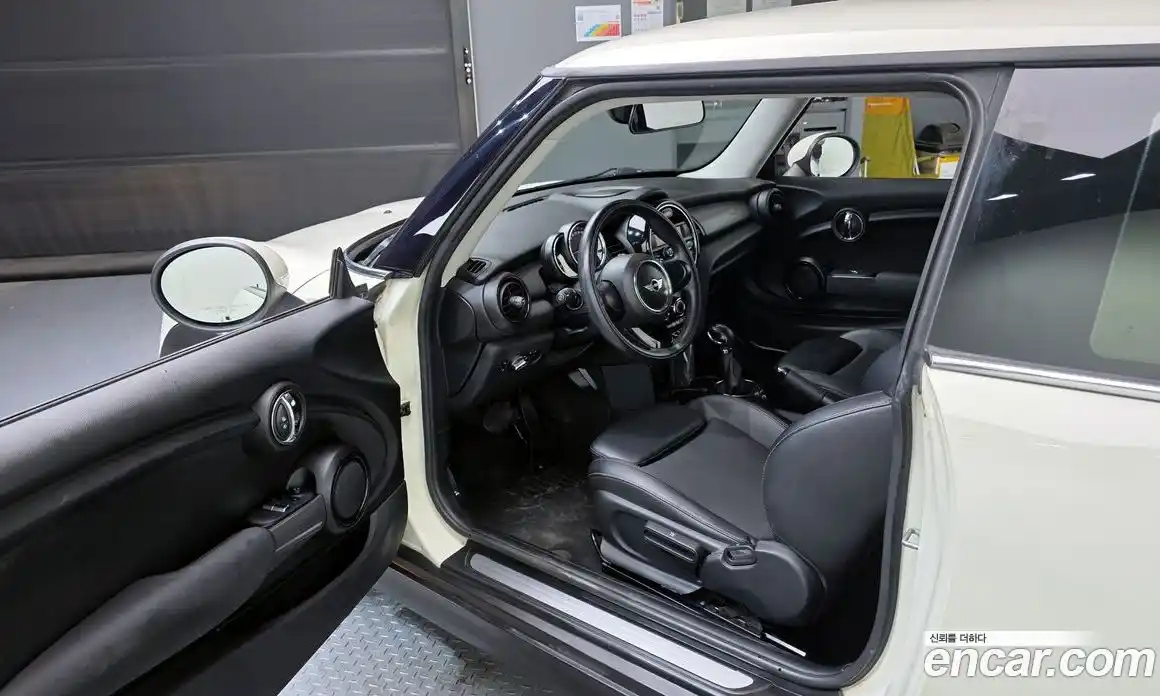 Mini Cooper 2015 1.5 Автомат в Москве № 214310, фото 5