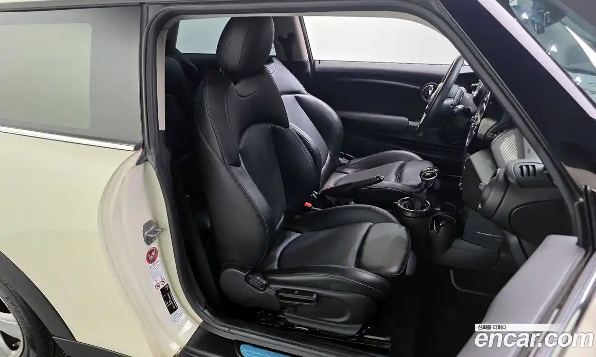 Mini Cooper 2015 1.5 Автомат в Москве № 214310, фото 7