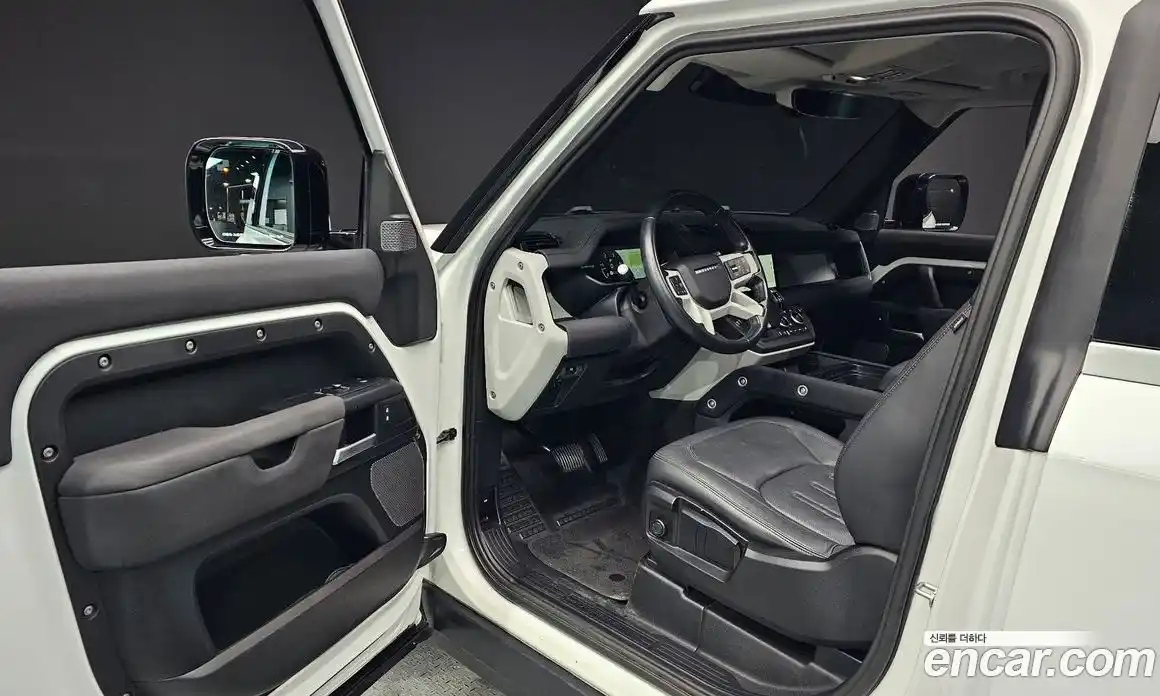 Land Rover Defender 2022 3.0 Автомат в Москве № 231185, фото 13