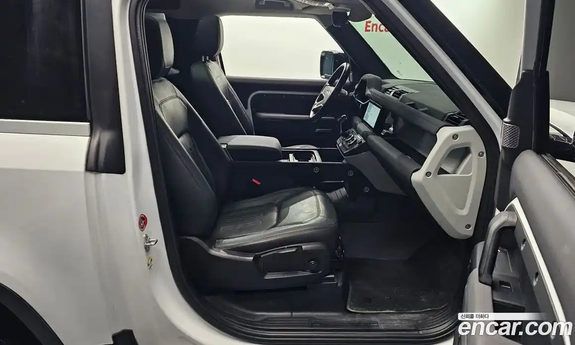 Land Rover Defender 2022 3.0 Автомат в Москве № 231185, фото 15