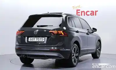 Volkswagen Tiguan 2018 2.0 Автомат в Москве № 232200, миниатюра 12