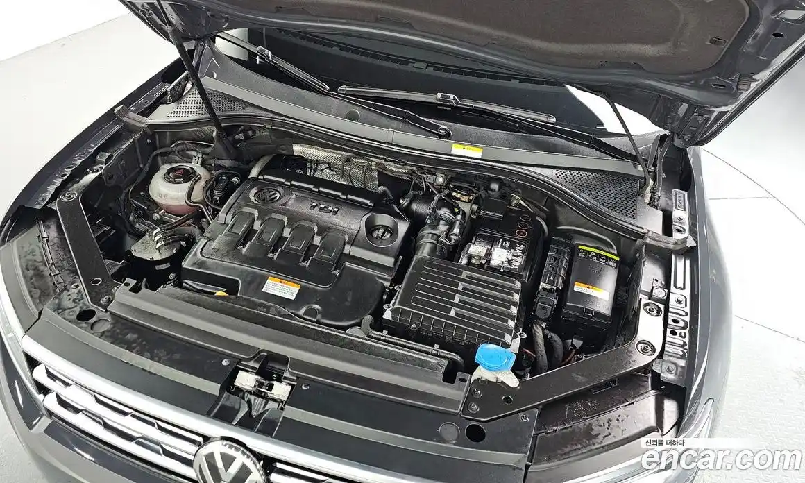 Volkswagen Tiguan 2018 2.0 Автомат в Москве № 232200, фото 16