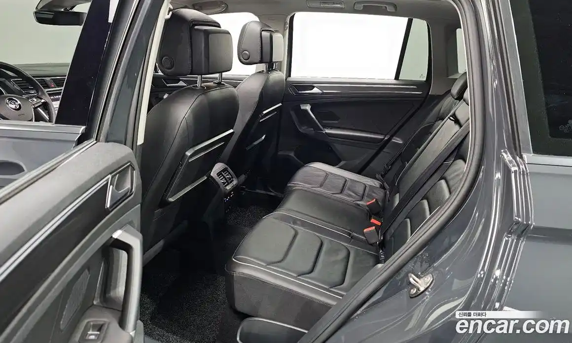 Volkswagen Tiguan 2018 2.0 Автомат в Москве № 232200, фото 6