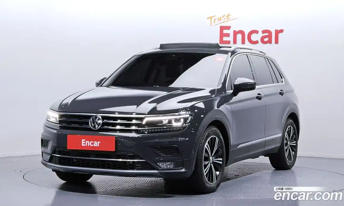Volkswagen Tiguan 2018 2.0 Автомат в Москве № 232200, фото 10
