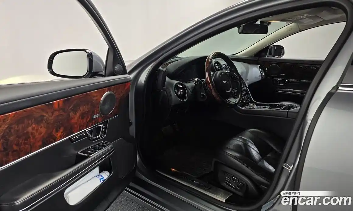 Jaguar XJ 2014 3.0 Автомат в Москве № 256097, фото 8