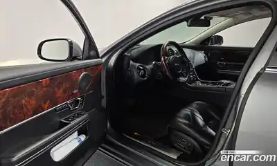 Jaguar XJ 2014 3.0 Автомат в Москве № 256097, миниатюра 8