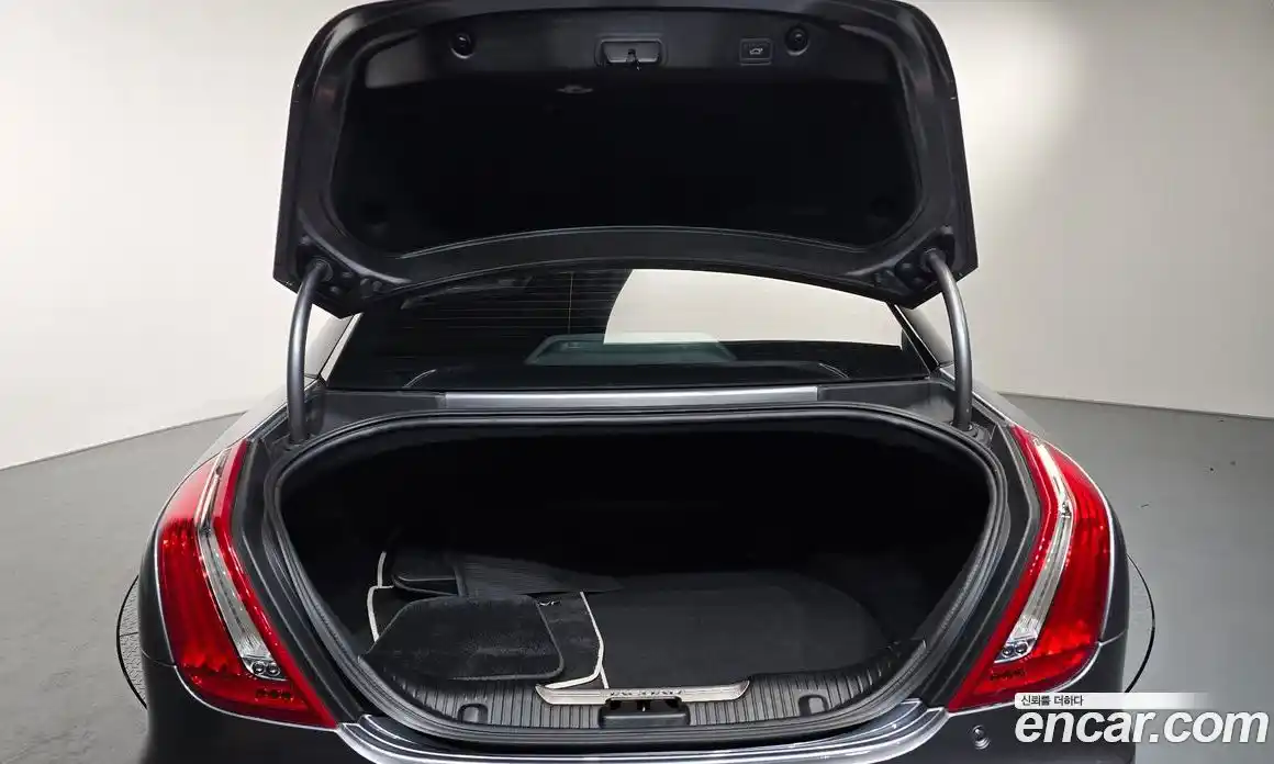 Jaguar XJ 2014 3.0 Автомат в Москве № 256097, фото 9