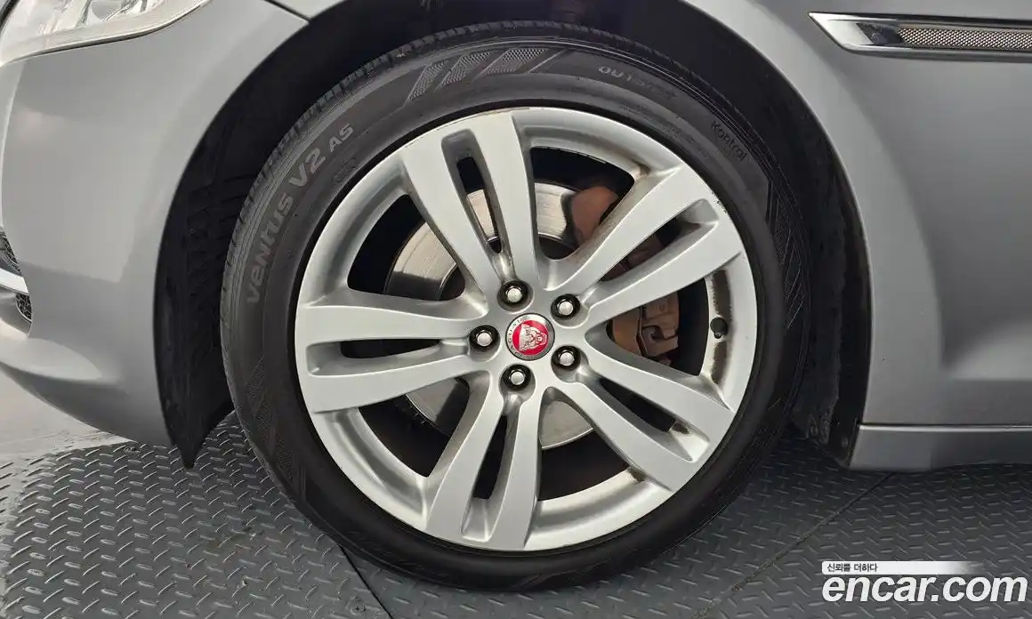 Jaguar XJ 2014 3.0 Автомат в Москве № 256097, фото 10