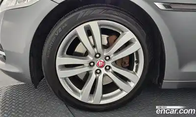 Jaguar XJ 2014 3.0 Автомат в Москве № 256097, миниатюра 10