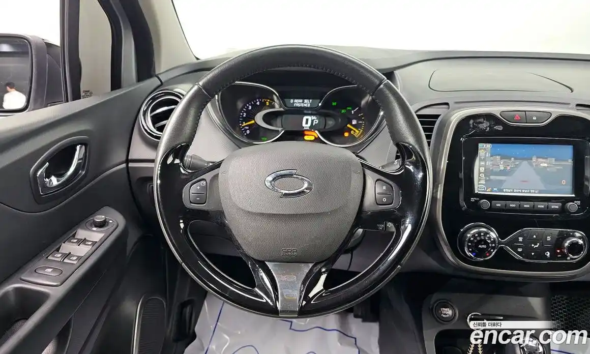 Renault QM3 2014 1.5 Автомат в Москве № 275358, фото 13