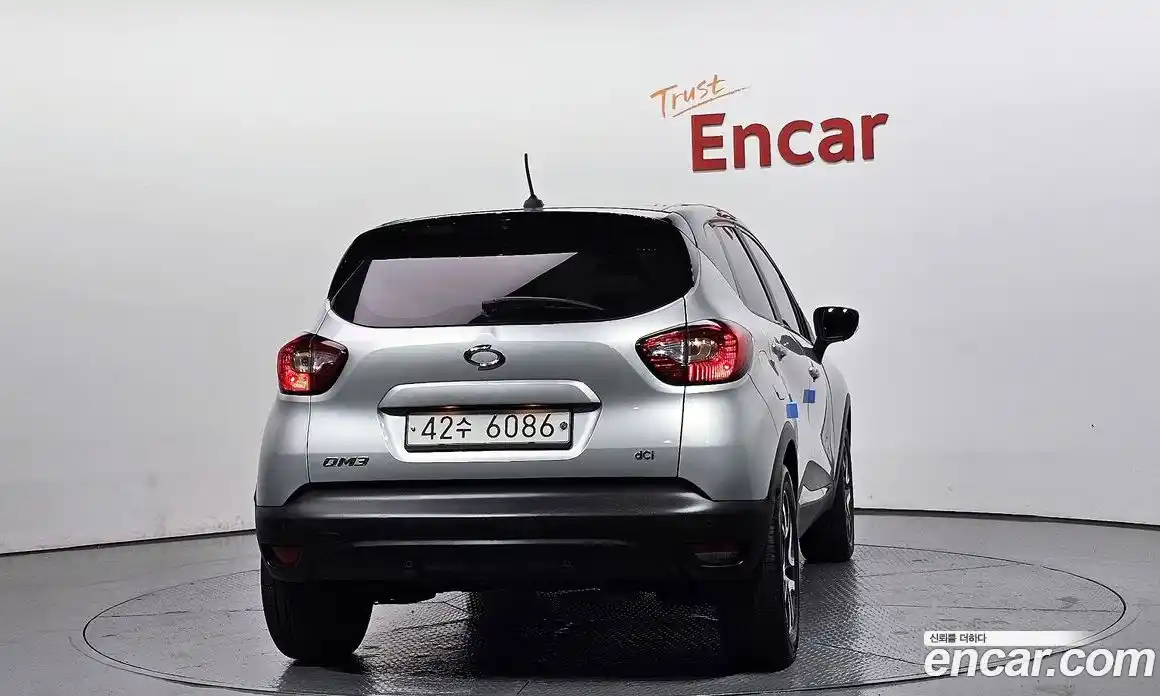 Renault QM3 2014 1.5 Автомат в Москве № 275358, фото 16