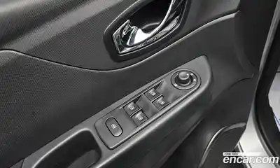 Renault QM3 2014 1.5 Автомат в Москве № 275358, миниатюра 3