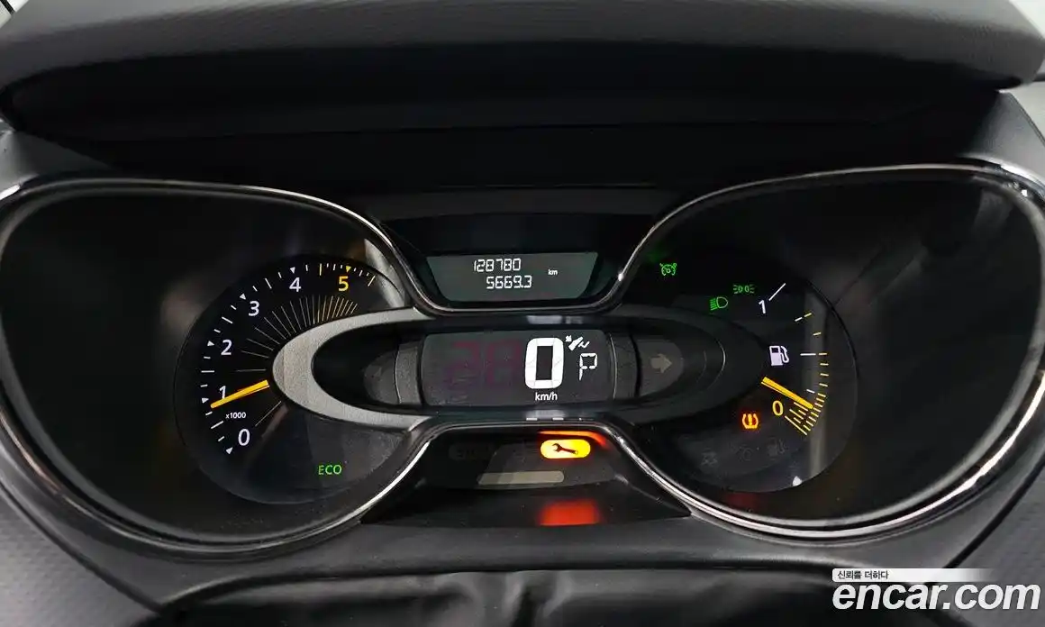 Renault QM3 2014 1.5 Автомат в Москве № 275358, фото 6