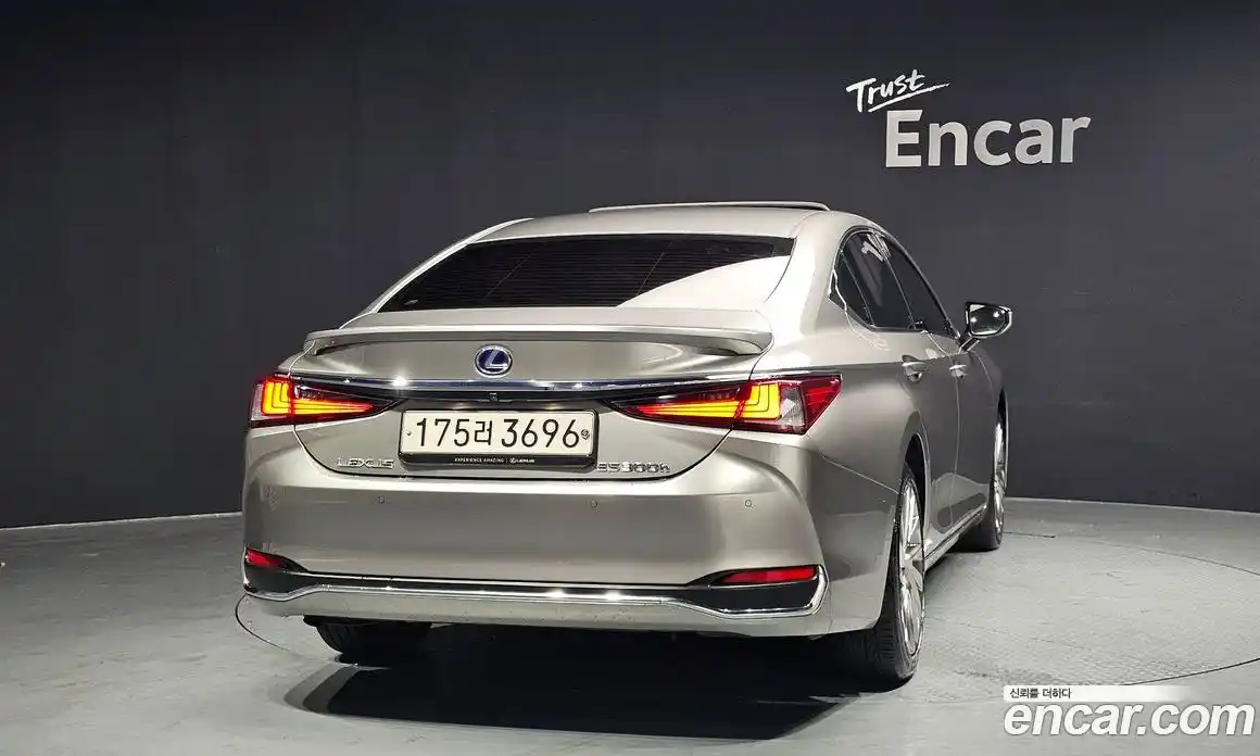 Lexus ES 2021 2.5 Автомат в Москве № 275637, фото 17