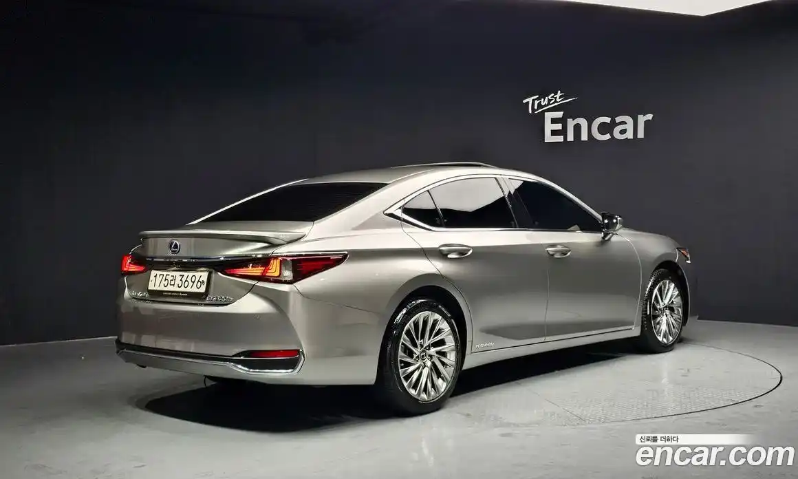 Lexus ES 2021 2.5 Автомат в Москве № 275637, фото 7