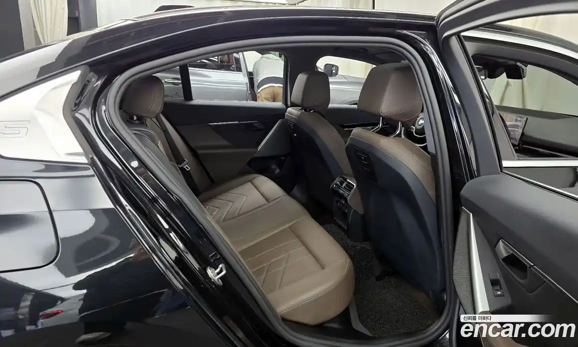 BMW 5-Series 2024 2.0 Автомат в Москве № 279837, фото 11