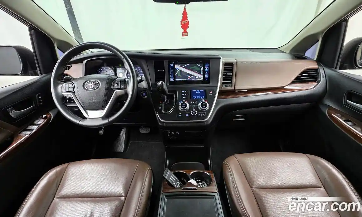 Toyota Sienna 2015 3.5 Автомат в Москве № 302638, фото 8